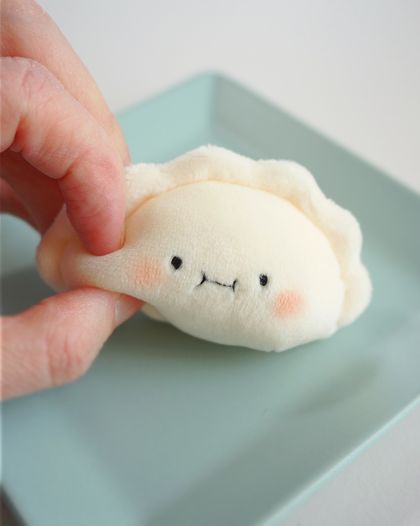 水餃子のぬいぐるみ(んー顔)