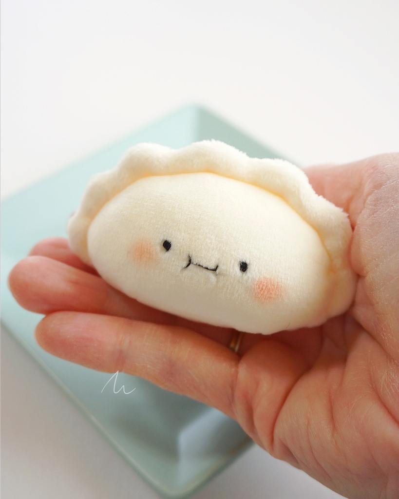 水餃子のぬいぐるみ(んー顔)