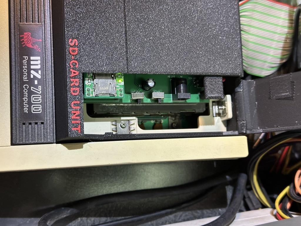 MZ-80K_SDをMZ-700のデータレコーダと置き換えて設置できるケースの3Dモデルデータ