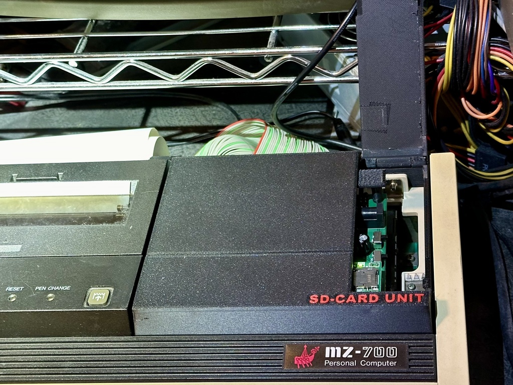 MZ-80K_SDをMZ-700のデータレコーダと置き換えて設置できるケースの3Dモデルデータ