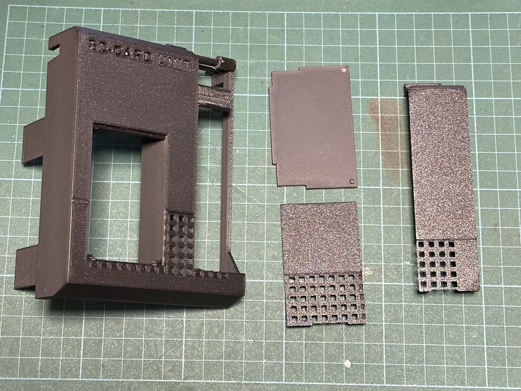 MZ-80K_SDをMZ-700の電源ユニットと置き換えて設置できるケースの3Dモデルデータ