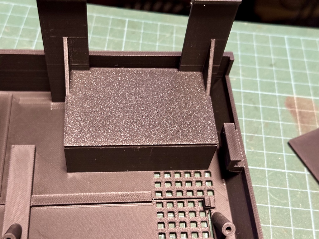 MZ-80K_SDをMZ-700の電源ユニットと置き換えて設置できるケースの3Dモデルデータ