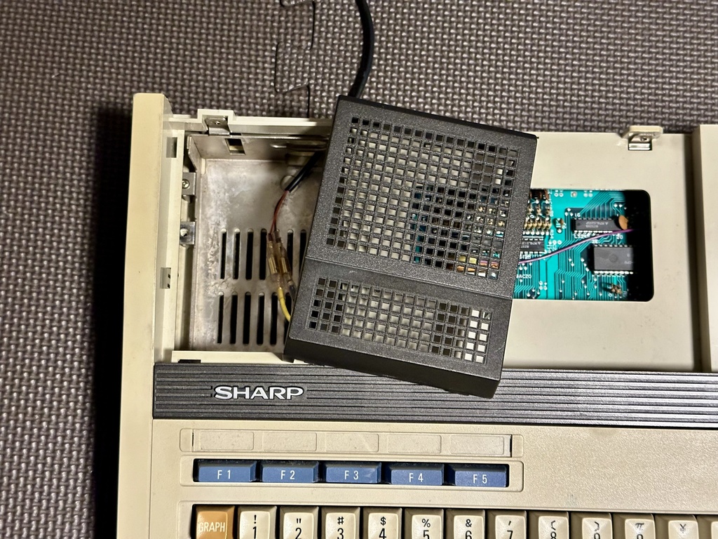 MZ-80K_SDをMZ-700の電源ユニットと置き換えて設置できるケースの3Dモデルデータ