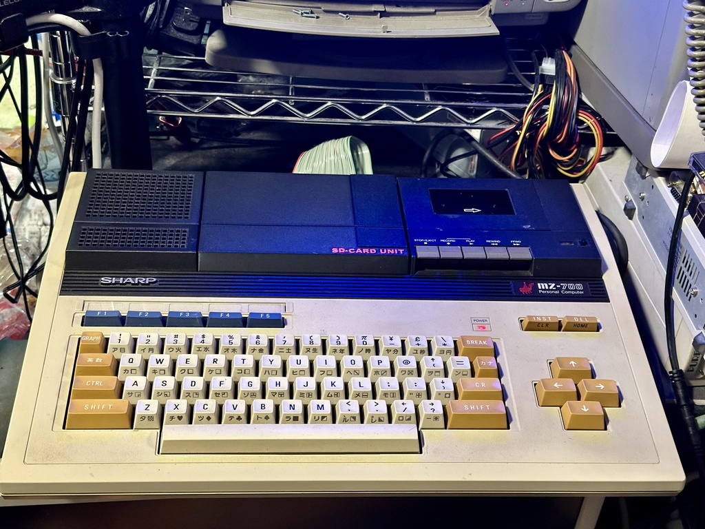 MZ-80K_SDをMZ-700のプロッタプリンタ設置場所に収納できるケースの3Dモデルデータ
