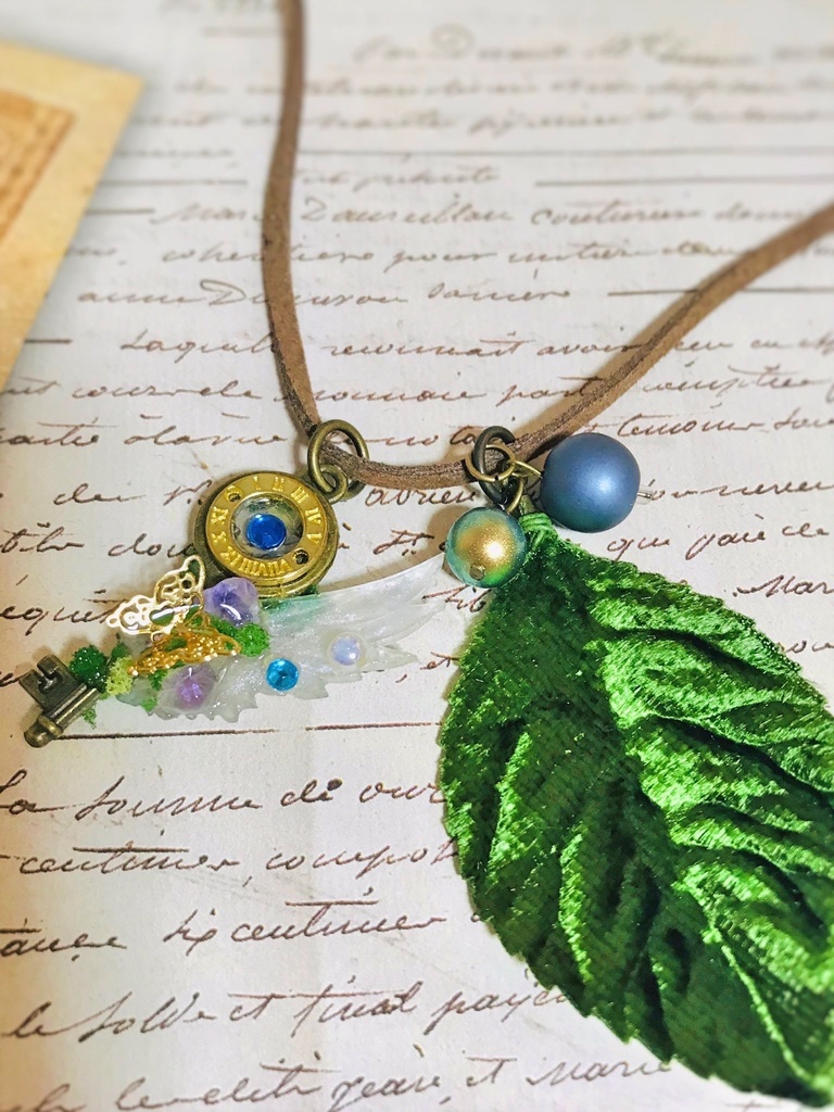 とある英雄の物語の鍵　（ペンダント）