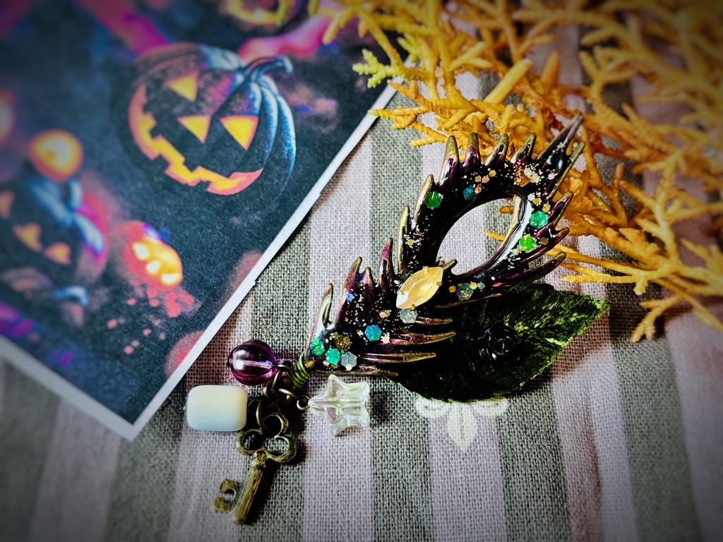 黒い森の鍵(ブローチ)