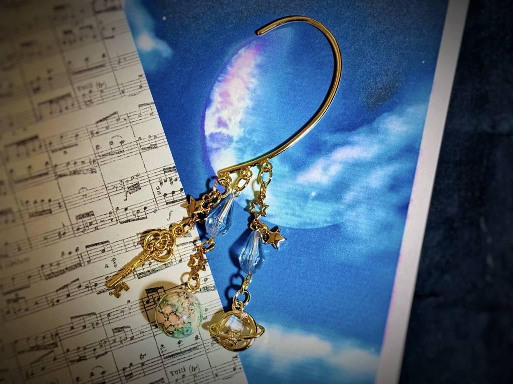 巡りの鍵（イヤーフック）