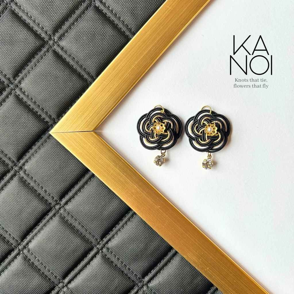 #1 梅結び ブラック ゴールド ハレの日 ピアス イヤリング