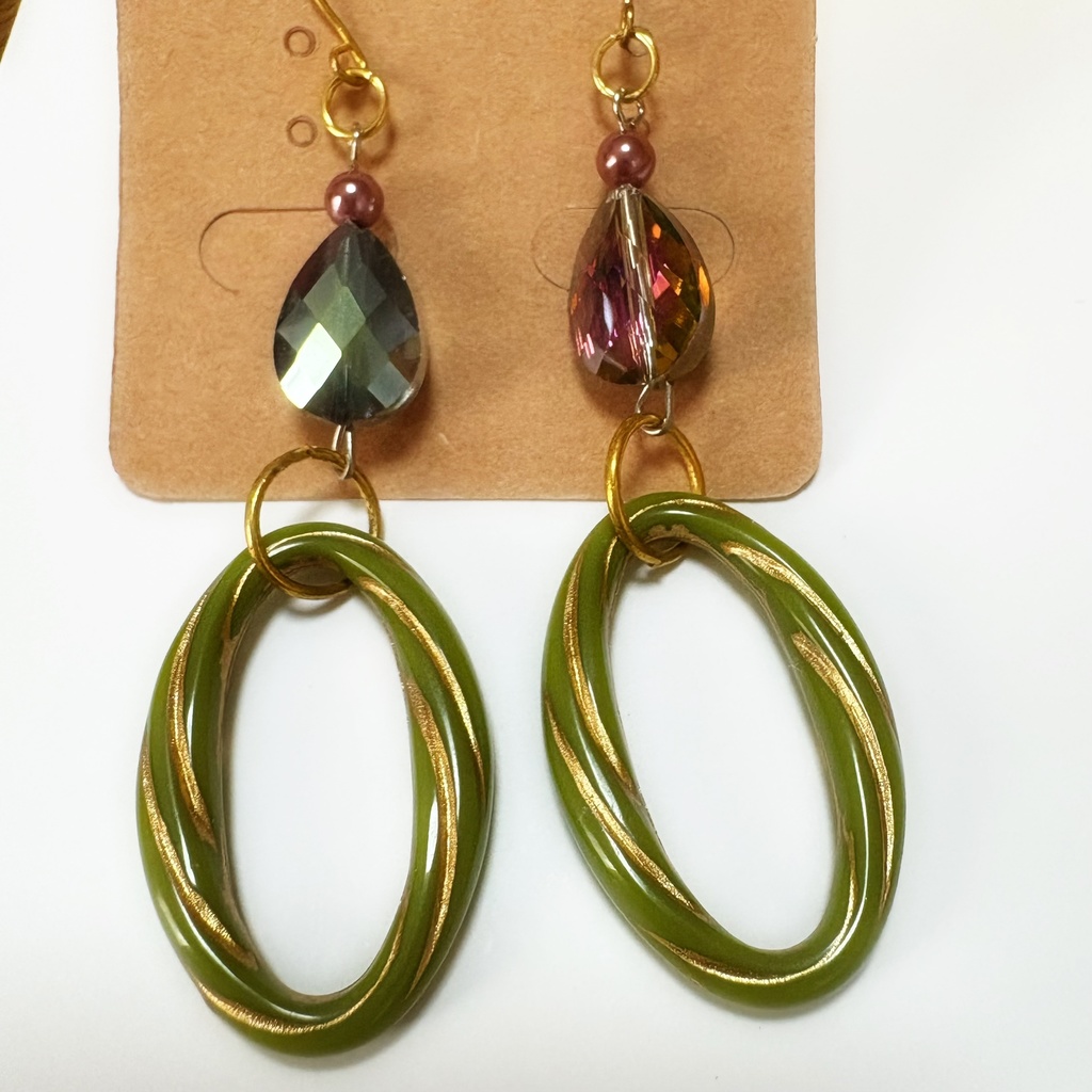 深緑の余韻ピアス