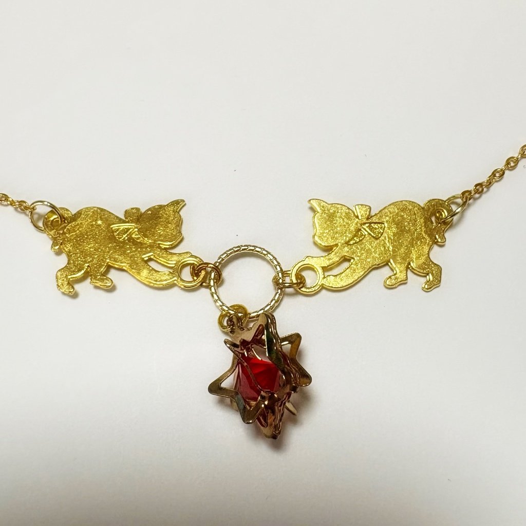 双猫と紅星のネックレス
