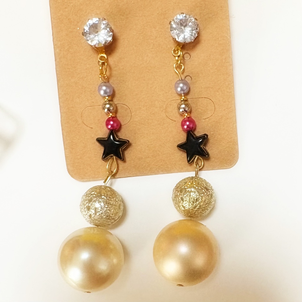 星屑と銀珠のピアス