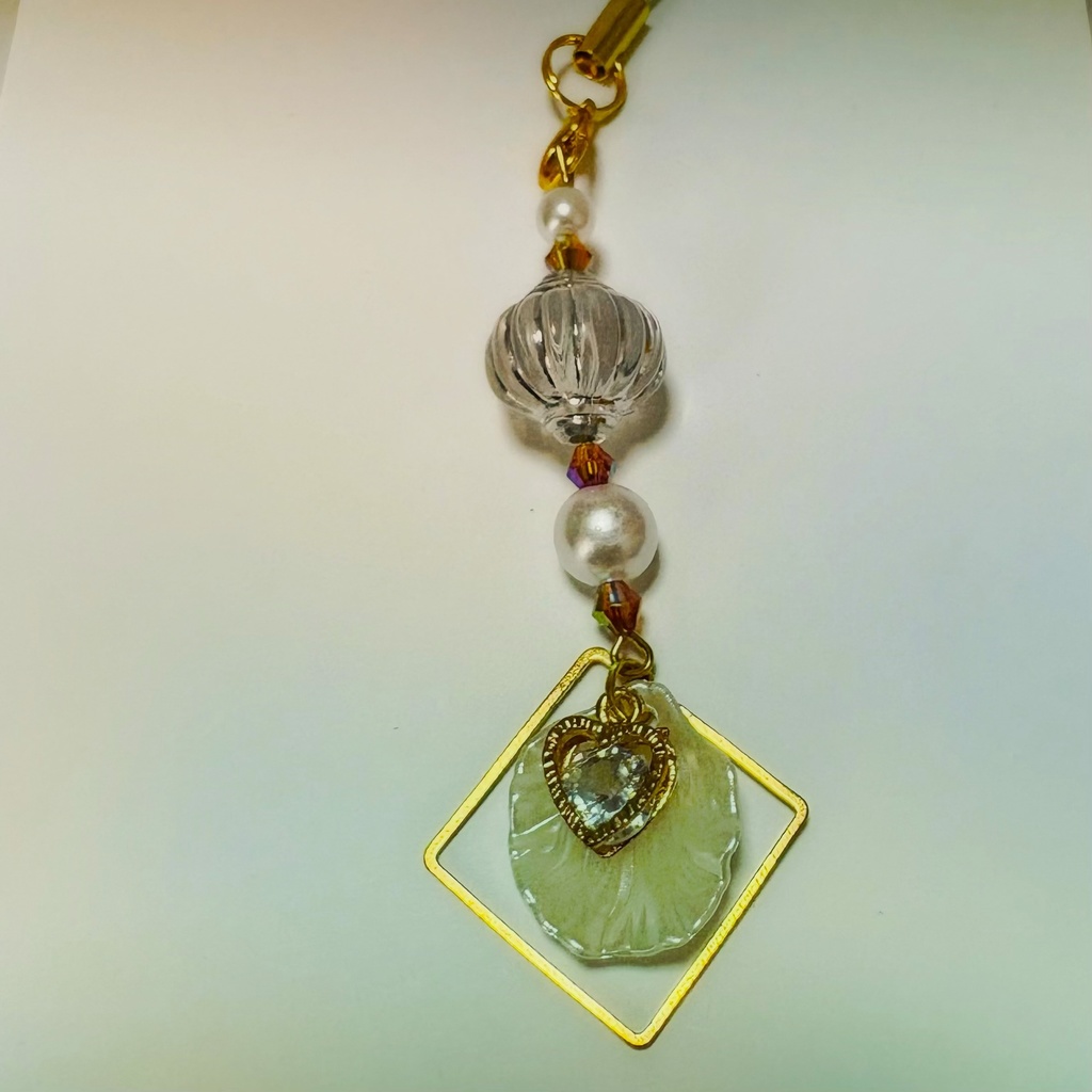 貝殻とハートのキーホルダー