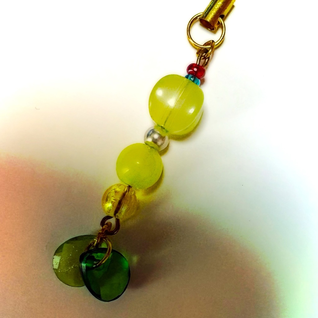 若葉のしずくチャーム