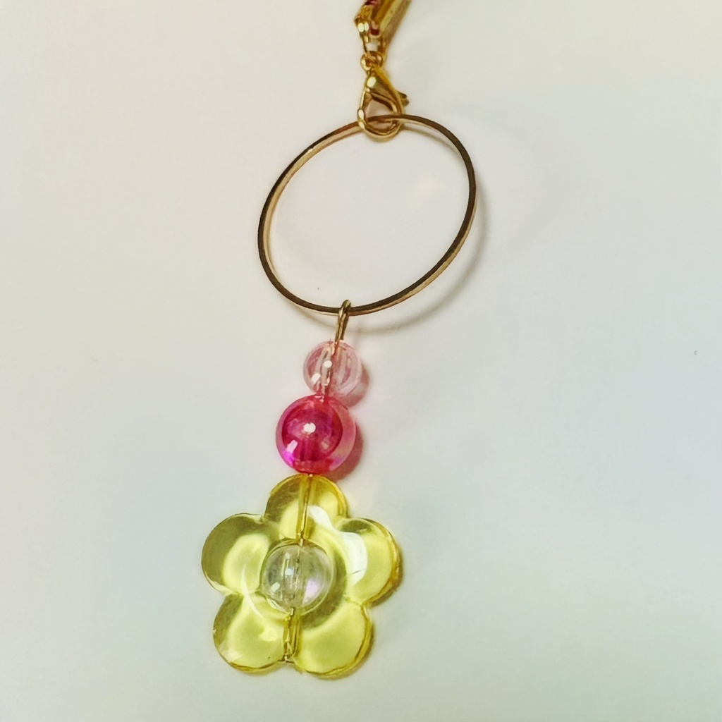 陽だまりの花輪チャーム