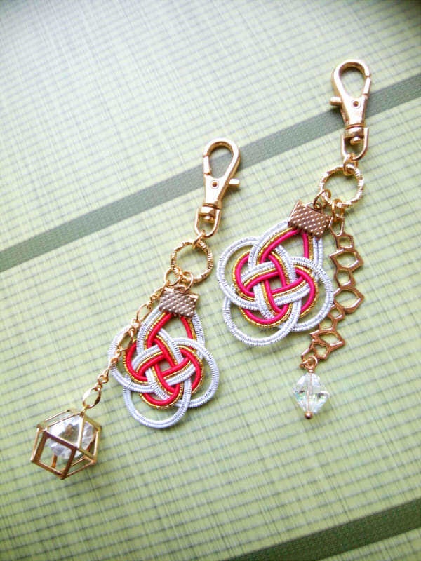 宇随天元イメージキーホルダー