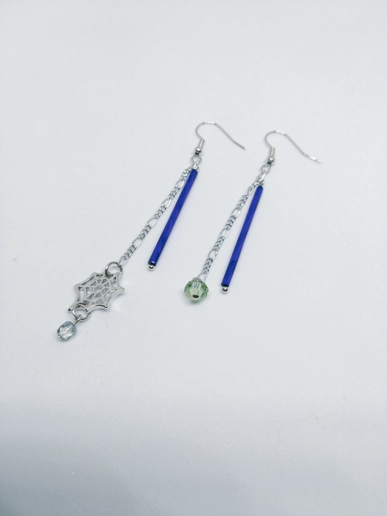 ボスキ イメージピアス