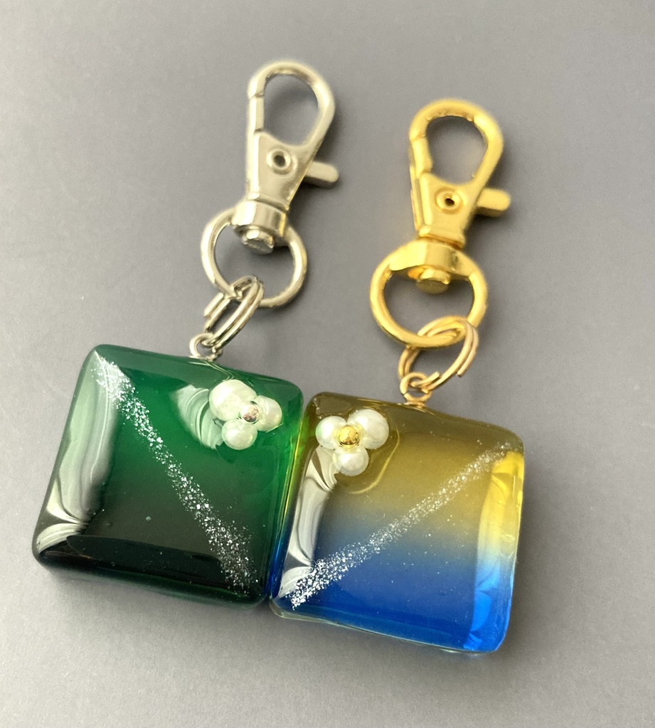 【リヴァイモチーフ】グラデーションキーホルダー(クリア)