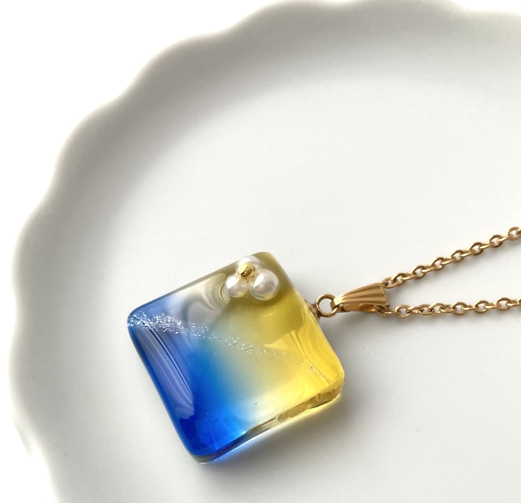 【エルヴィンモチーフ】グラデーションネックレス(クリア)