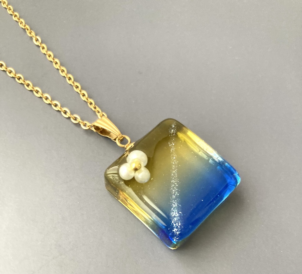 【エルヴィンモチーフ】グラデーションネックレス(クリア)