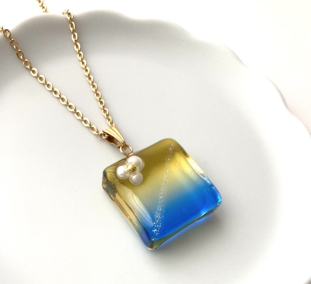 【エルヴィンモチーフ】グラデーションネックレス(クリア)