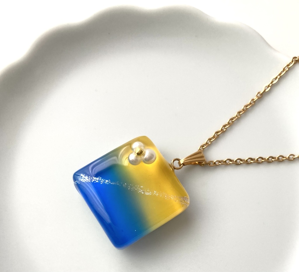 【エルヴィンモチーフ】グラデーションネックレス(ホワイト)