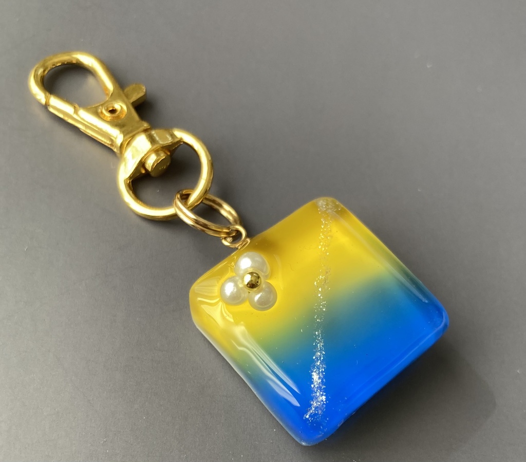 【エルヴィンモチーフ】グラデーションキーホルダー(ホワイト)