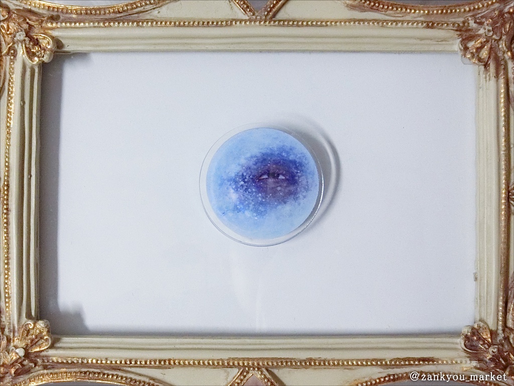 アクリルブローチ「ねむけ」