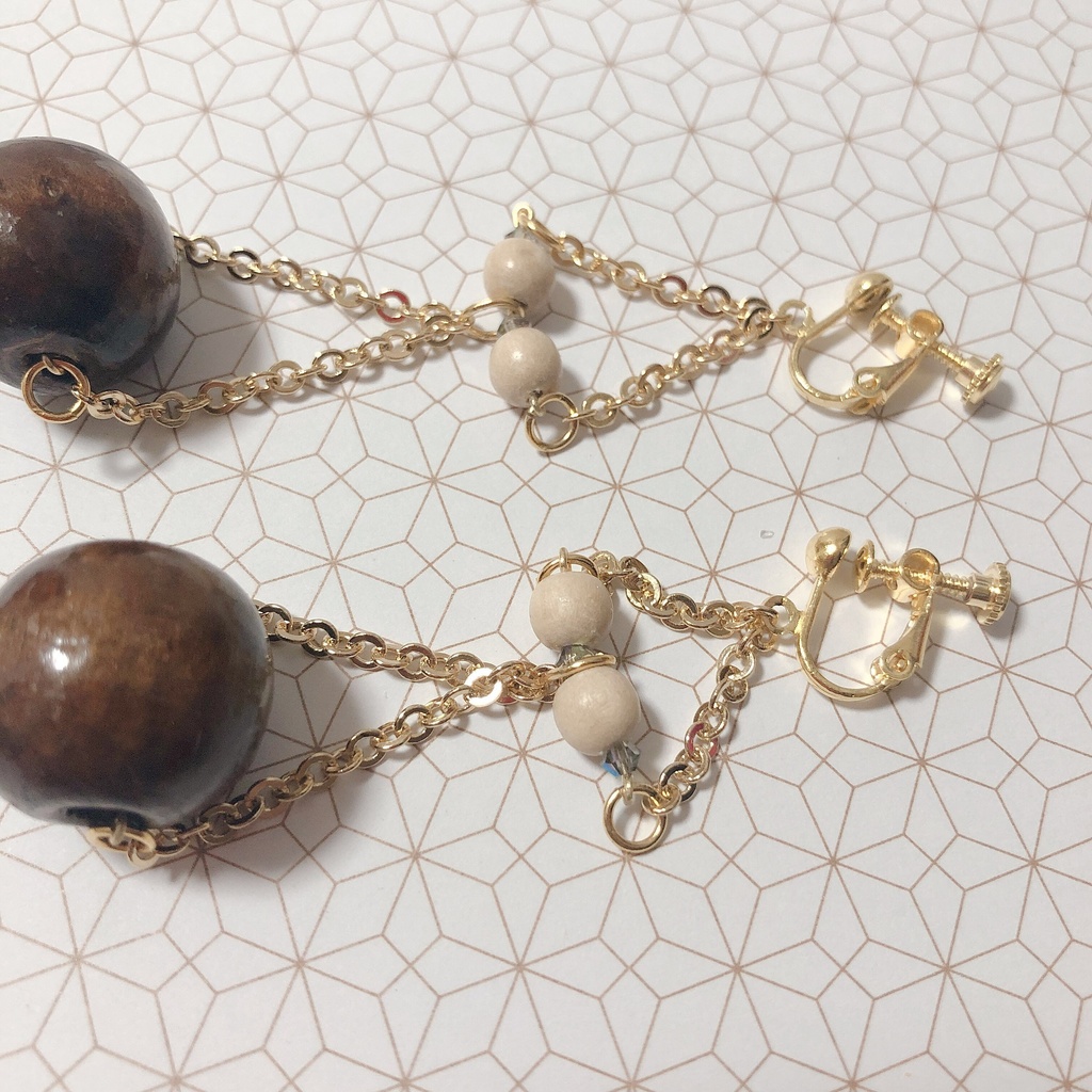 ウッドビーズ イヤリング トライアングル