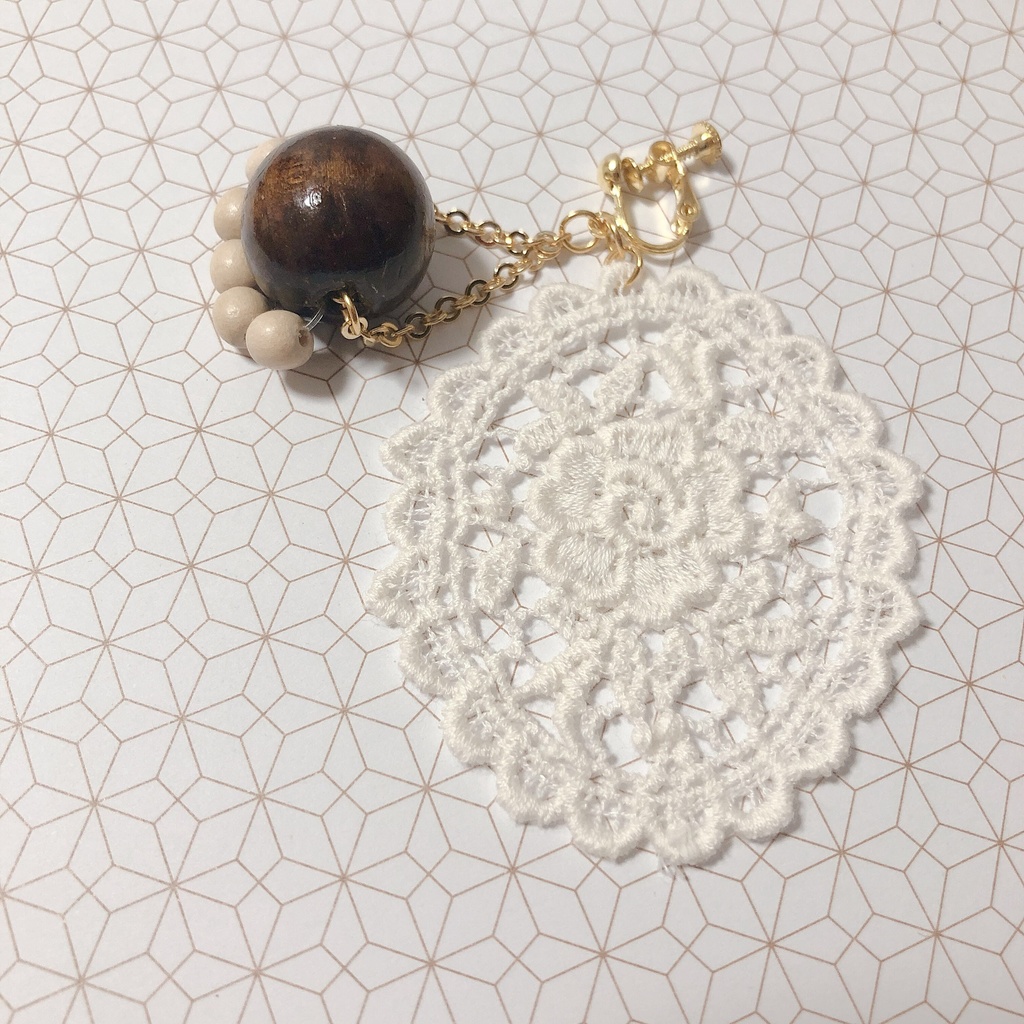 レース ウッドビーズ イヤリング