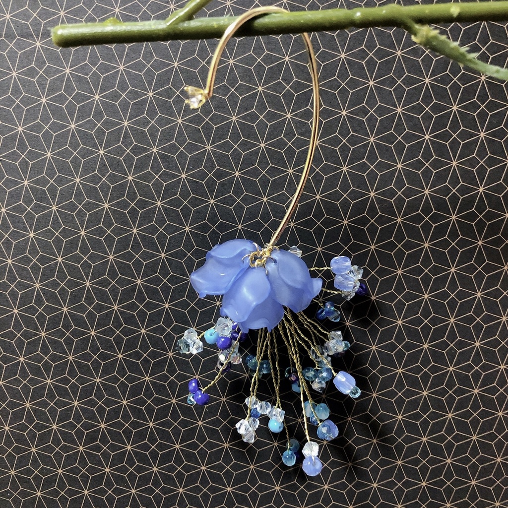 ハンドメイド イヤーフック ブルーフラワー