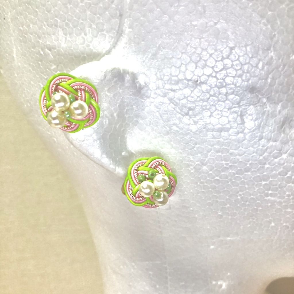 ハンドメイドイヤーカフ ピンク 黄緑 水引チェーン