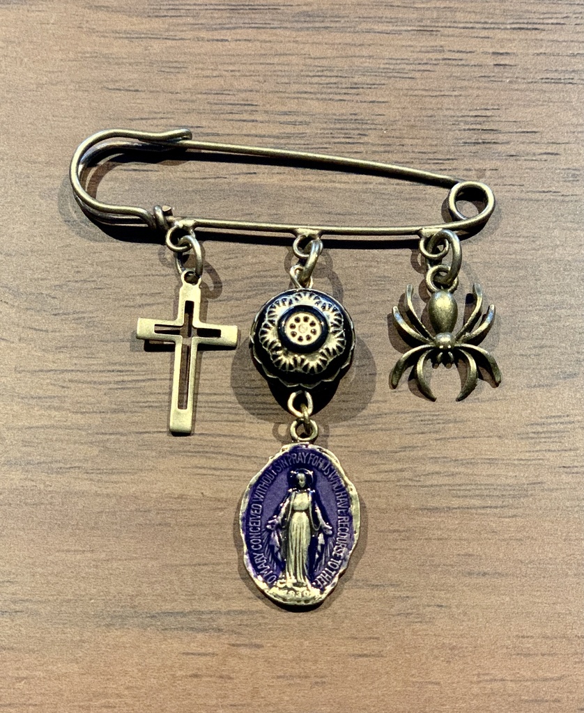 【猫又屋 アンティークメダイのブローチ】