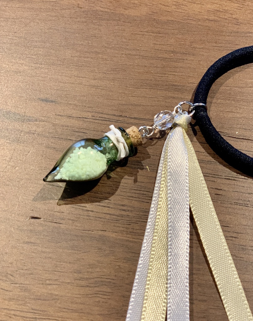 【錬金薬チャームのヘアゴム】
