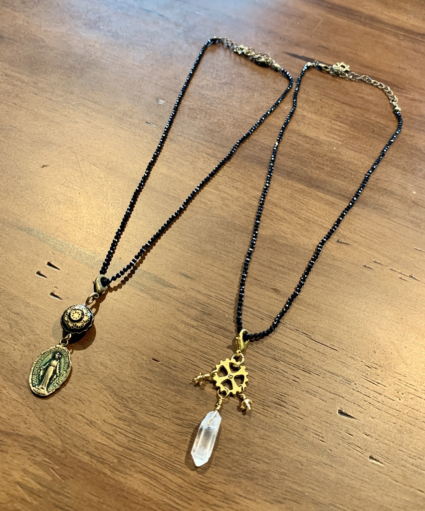 【猫又屋 ブラックスピネルのネックレス】