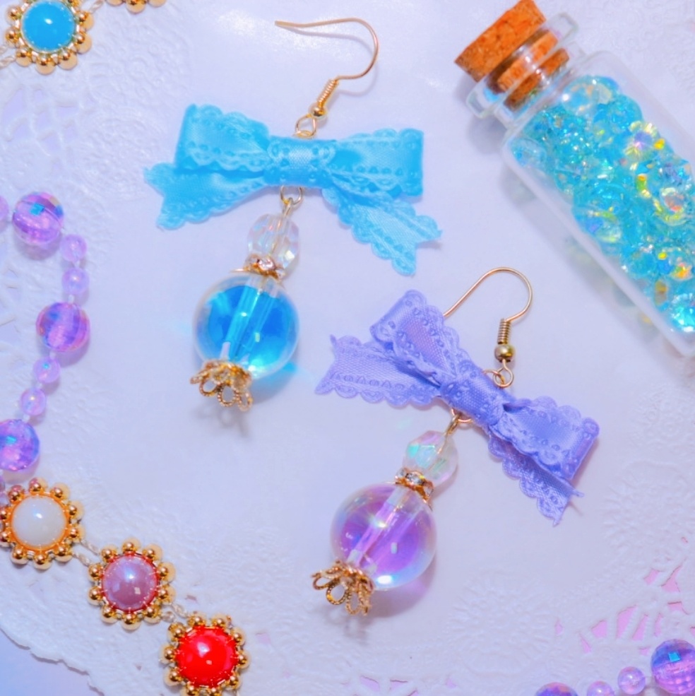 魔法の香水瓶ピアス