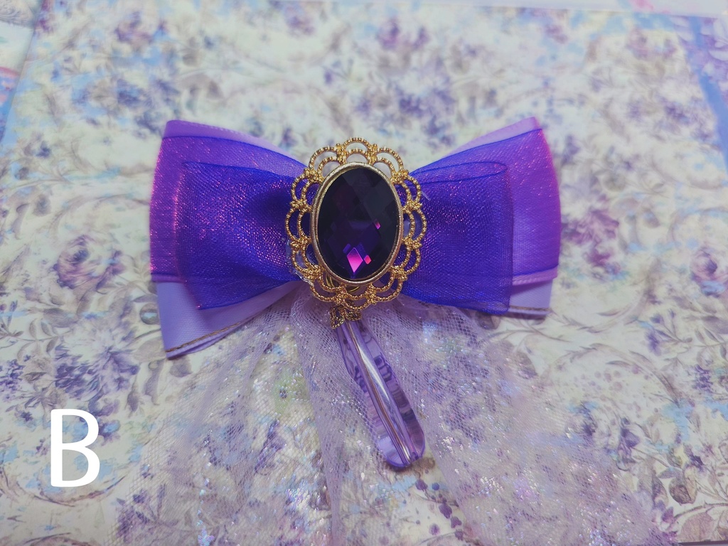 モチーフブローチ