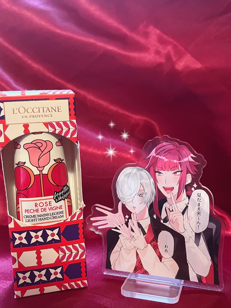 ひそほまが隣にあるものをなんとなく褒めるアクスタ