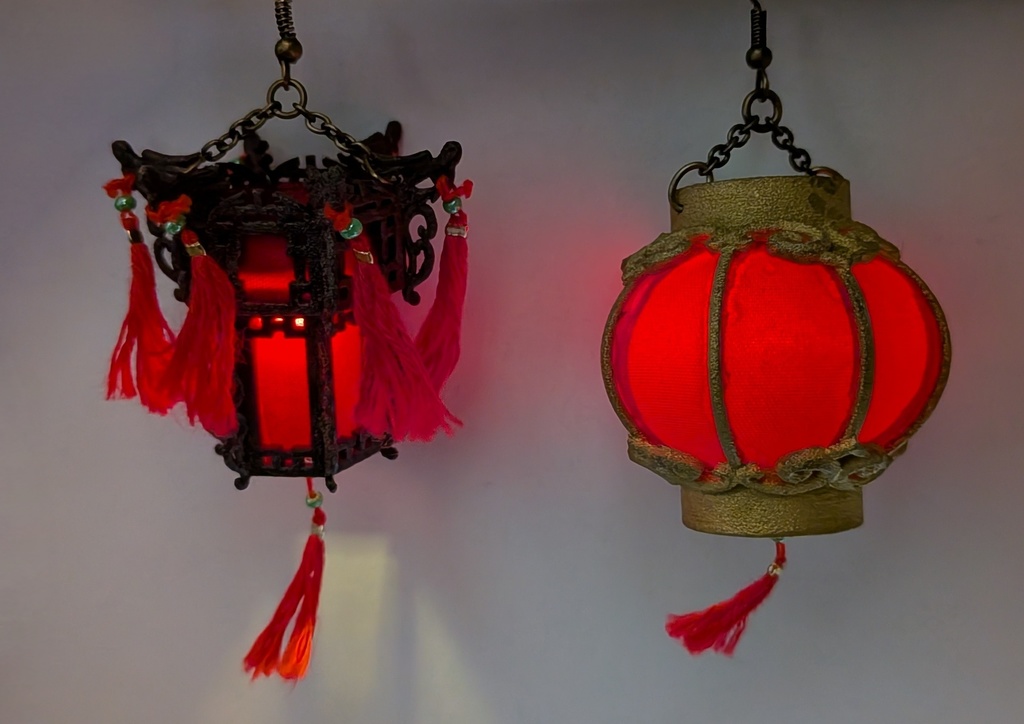 光る中華ランタンピアス・イヤリング(六角・丸型)