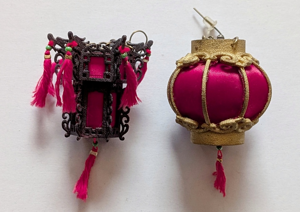 光る中華ランタンピアス・イヤリング(六角・丸型)