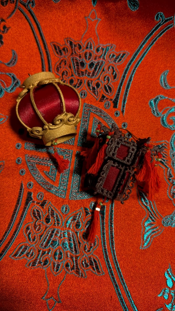 光る中華ランタンピアス・イヤリング（六角・丸型）