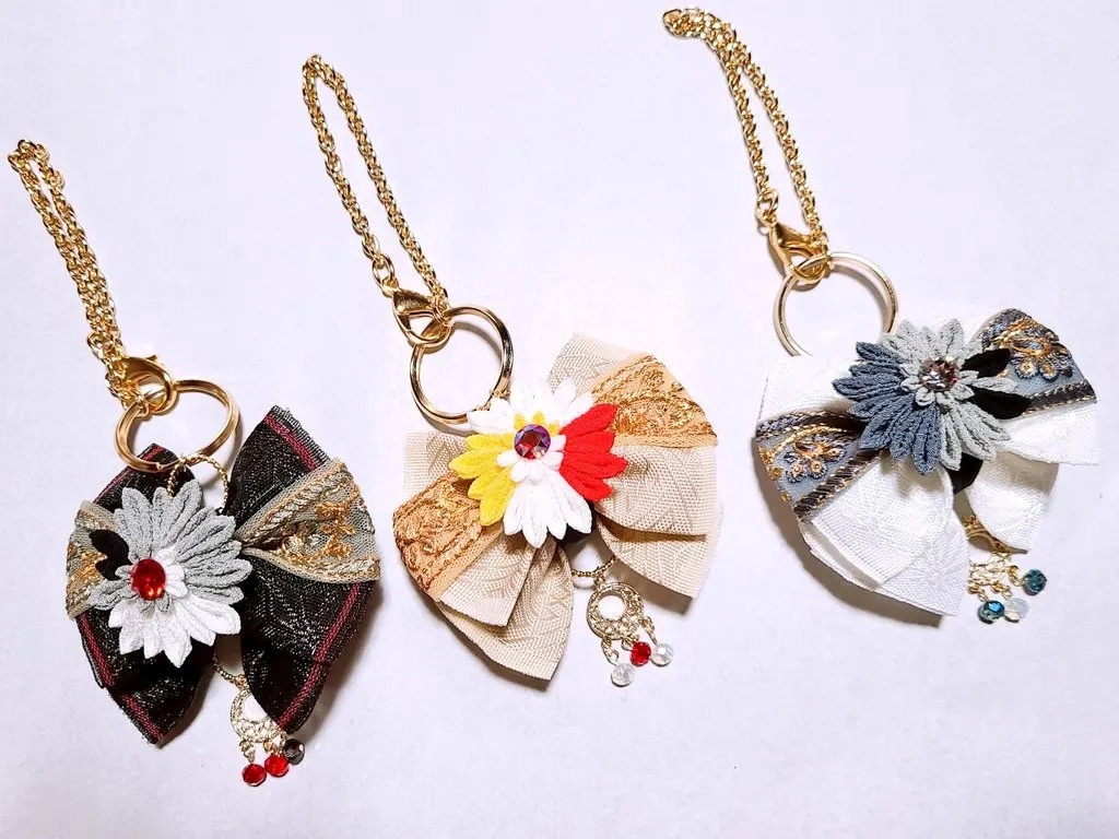 一文字イメージバッグチャーム