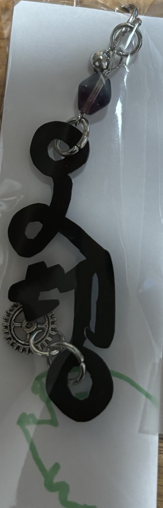 文字イヤリング