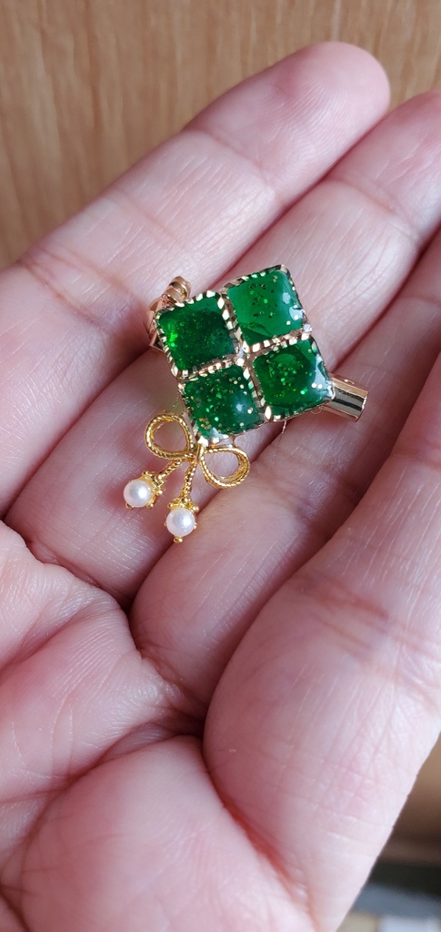 ピンブローチ<にっかり青江>