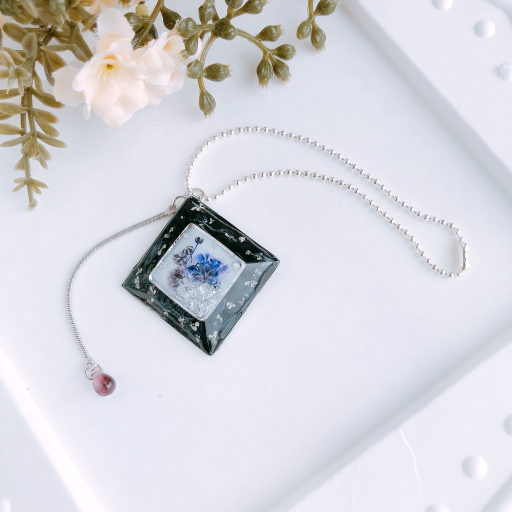 バックチャーム<実休光忠>