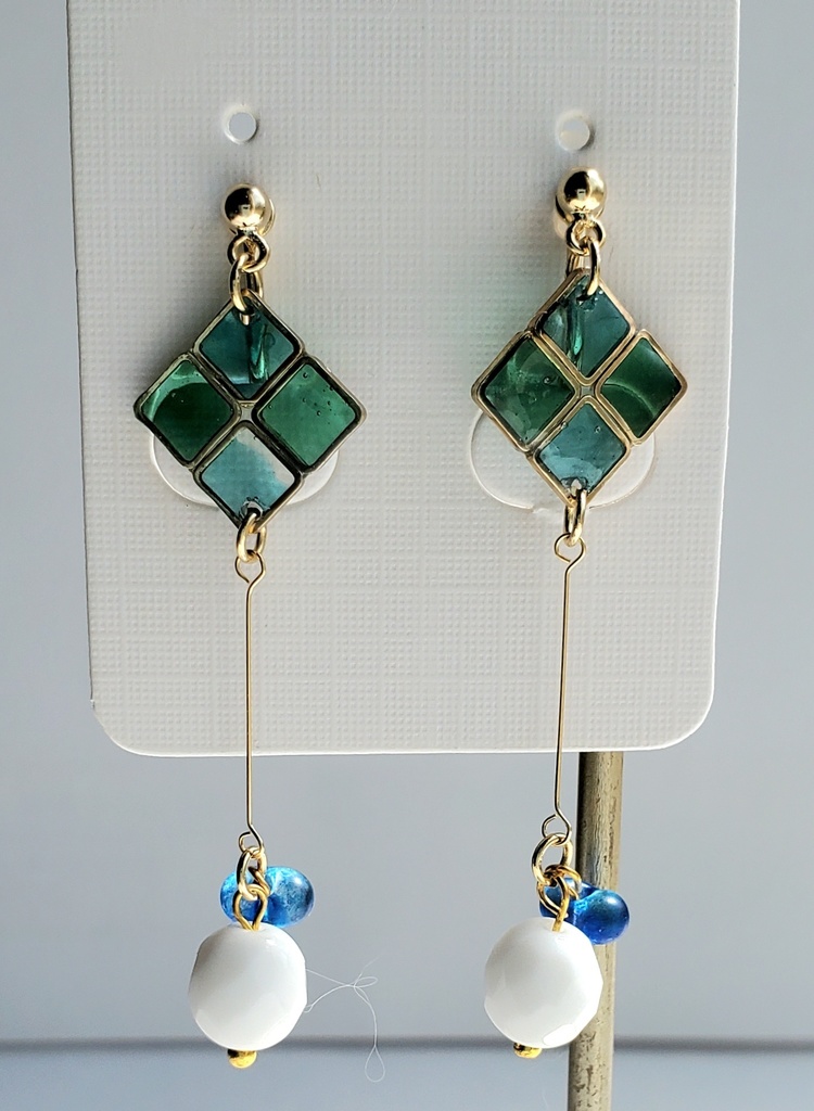 ピアス・イヤリング＜にっかり青江＞