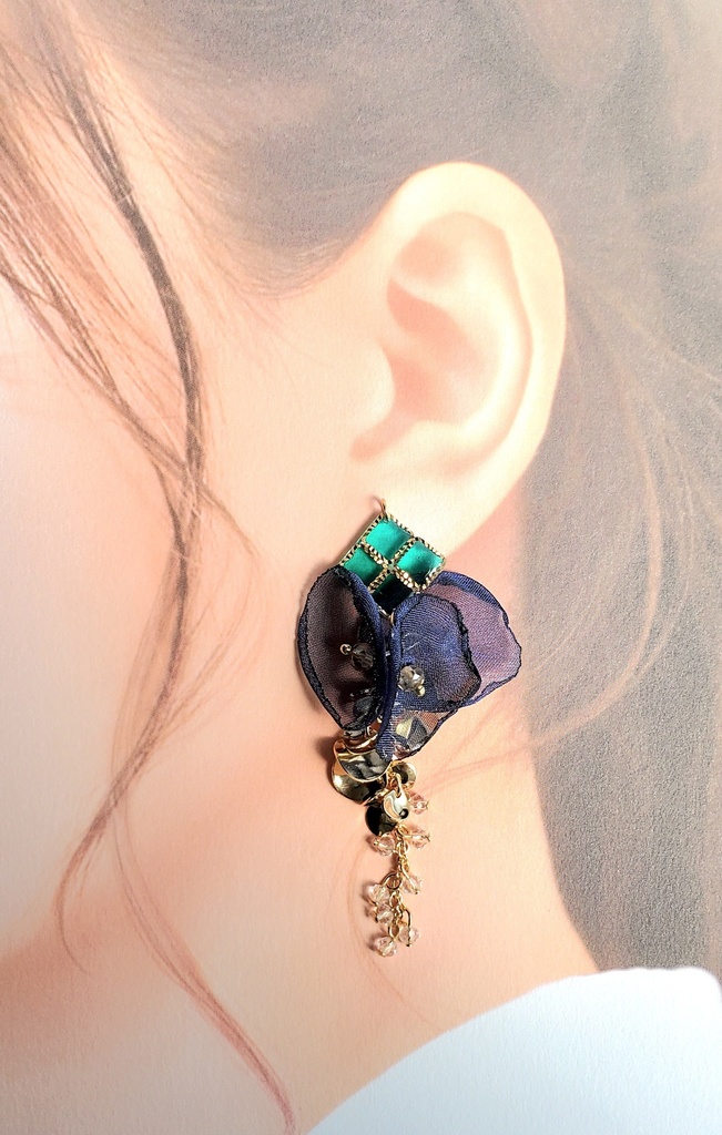 ピアス・イヤリング<にっかり青江>