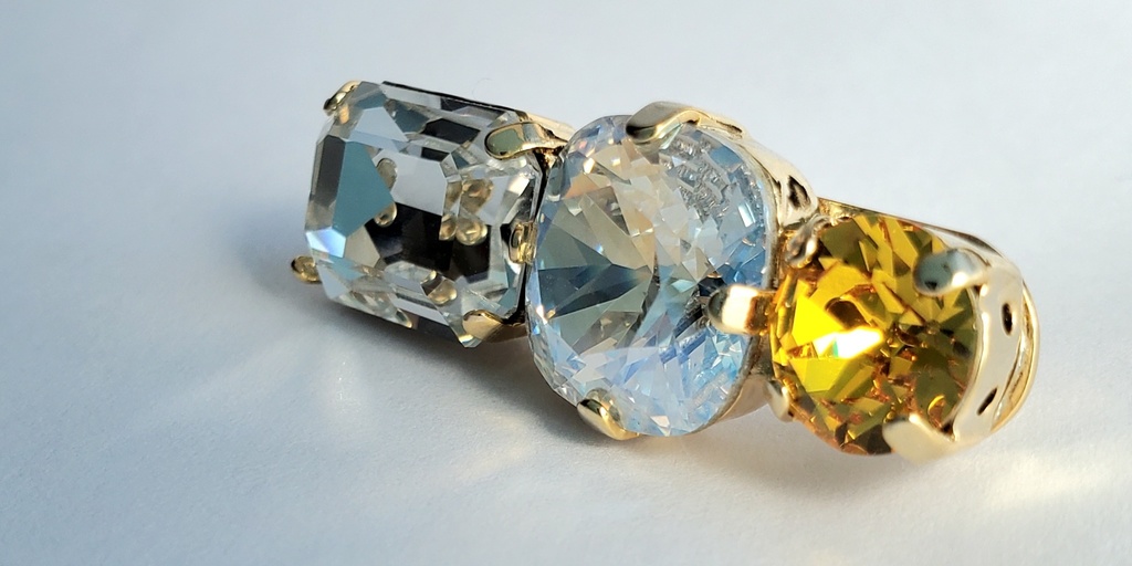 ブローチ<鶴丸国永>