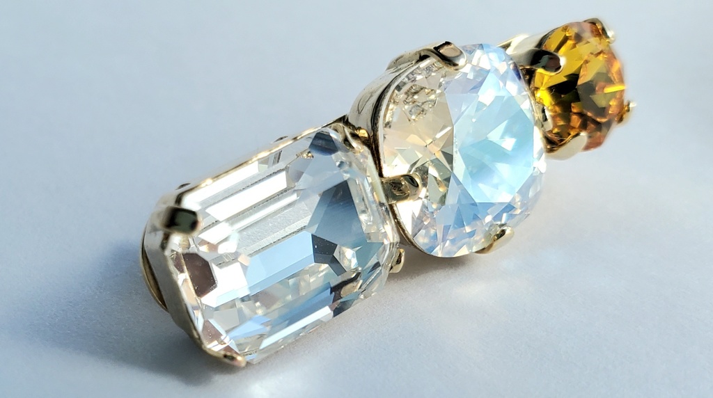 ブローチ<鶴丸国永>