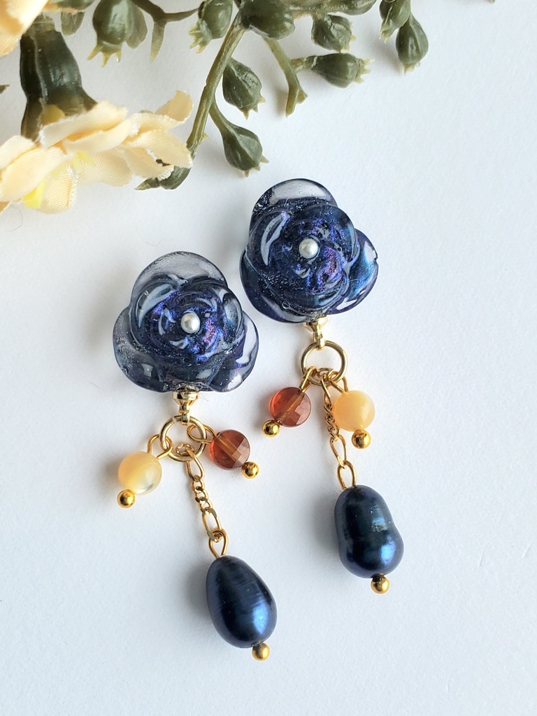 ピアス・イヤリング<南海太郎朝尊>