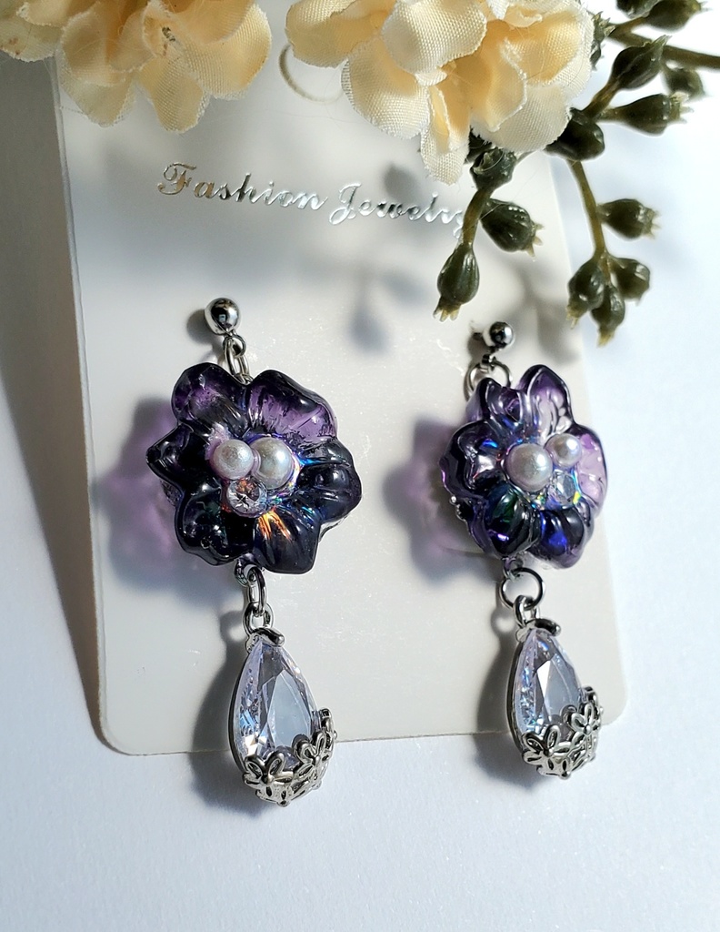 ピアス・イヤリング<実休光忠>